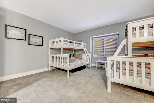 $525,000 | 59 Midway Lake, Lake Harmony, PA 18624