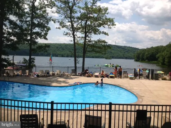 $525,000 | 59 Midway Lake, Lake Harmony, PA 18624