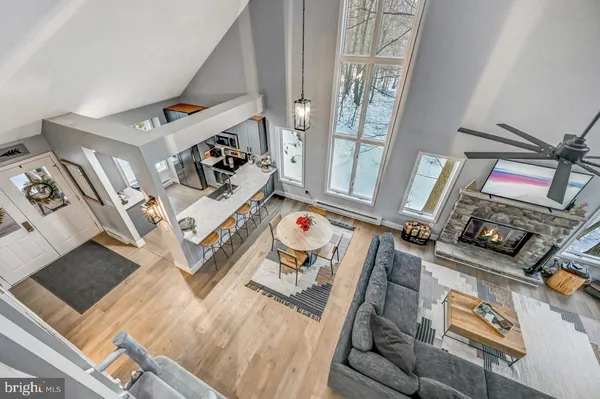 $525,000 | 59 Midway Lake, Lake Harmony, PA 18624