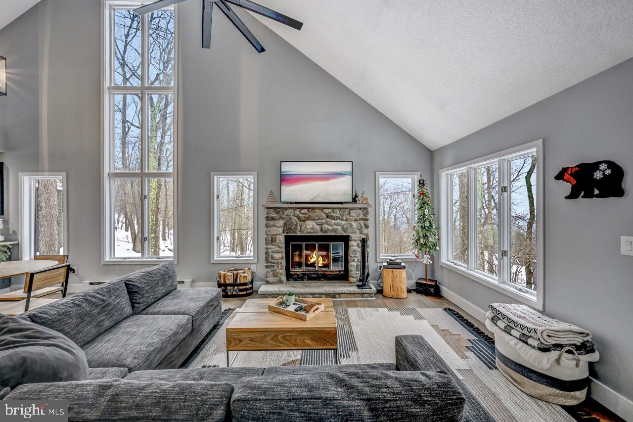 59 Midway Lake Lake Harmony, PA 18624 - Photo 10 of 83