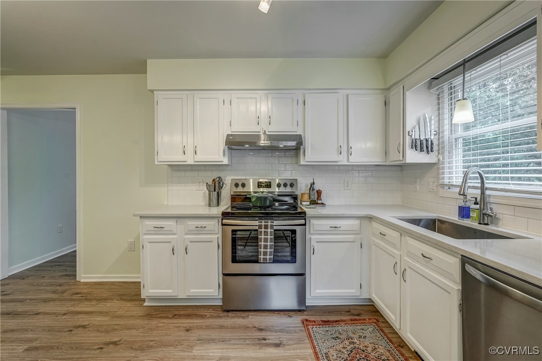 1101 Red Hawk Road Henrico, VA 23229 - Photo 7 of 29 Updated kitchen with new countertops, stainless s