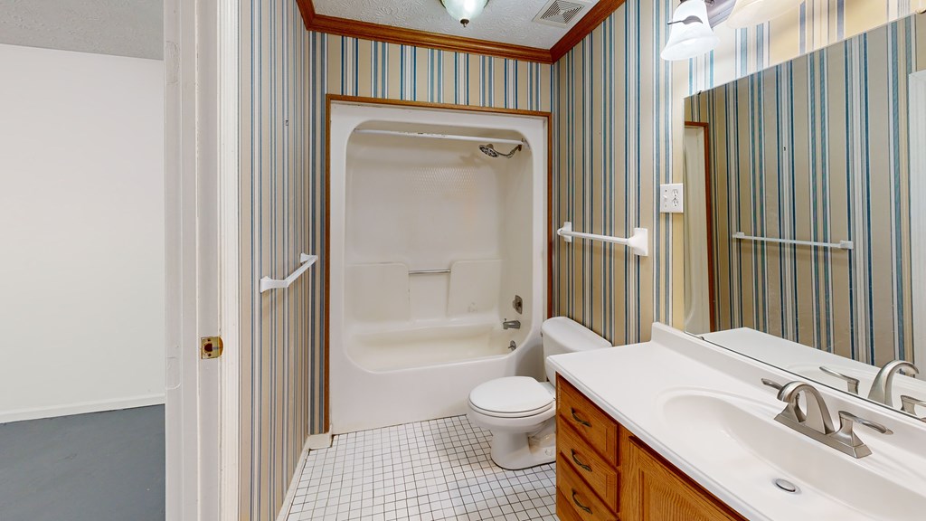 6879 Mobley Road Columbus, GA 31904 - Photo 11 of 28 Master Bath View 1
