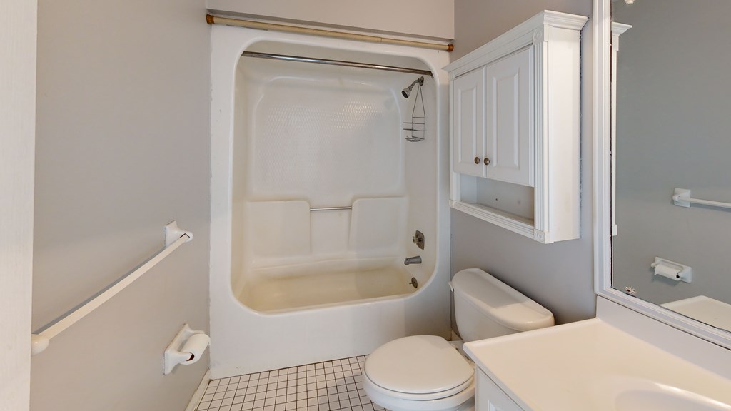 6879 Mobley Road Columbus, GA 31904 - Photo 16 of 28 Hall Bath View 1