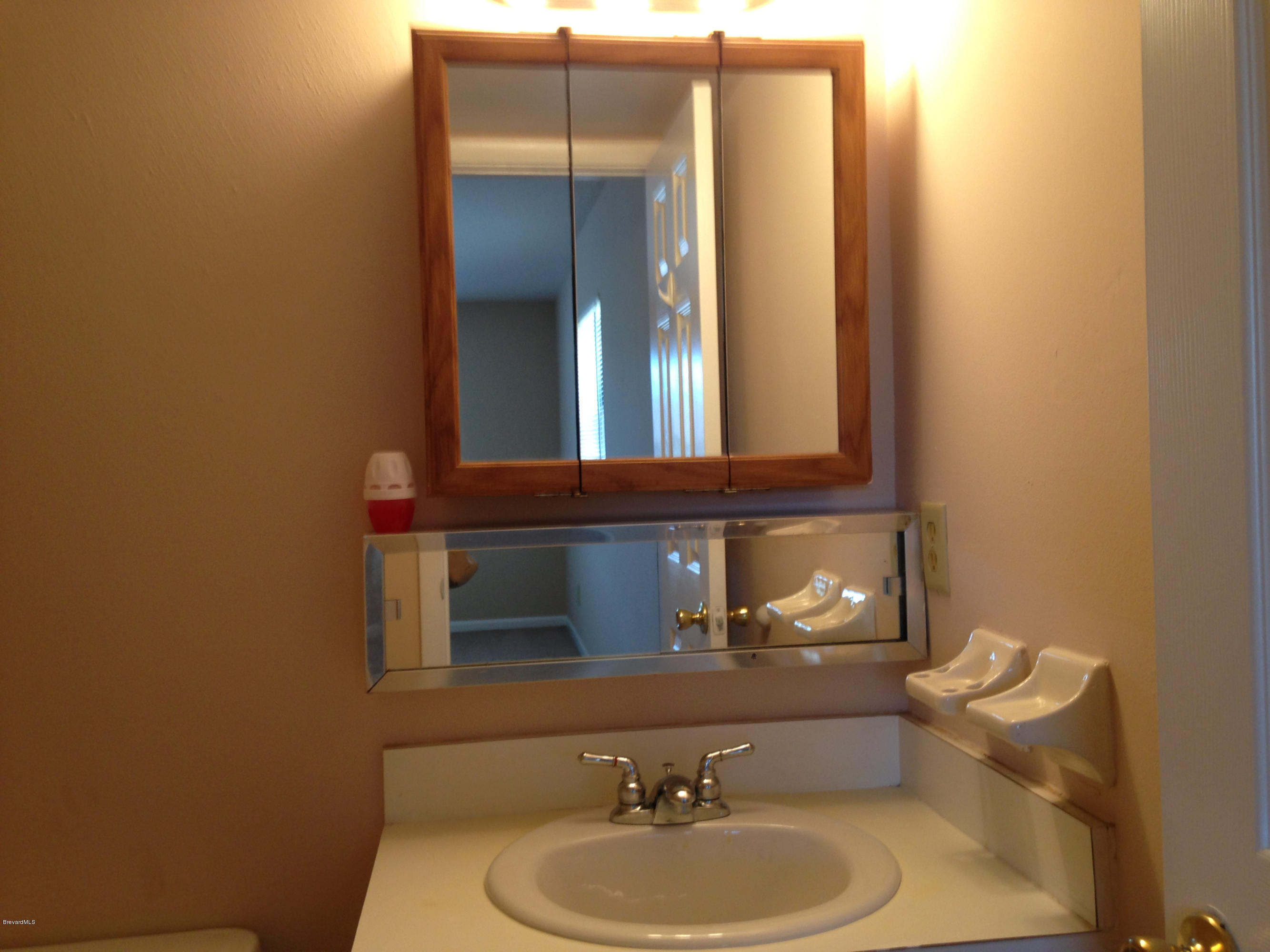 592 North Wickham Road, Unit 10 Melbourne, FL 32935 - Photo 14 of 15 Master Bath