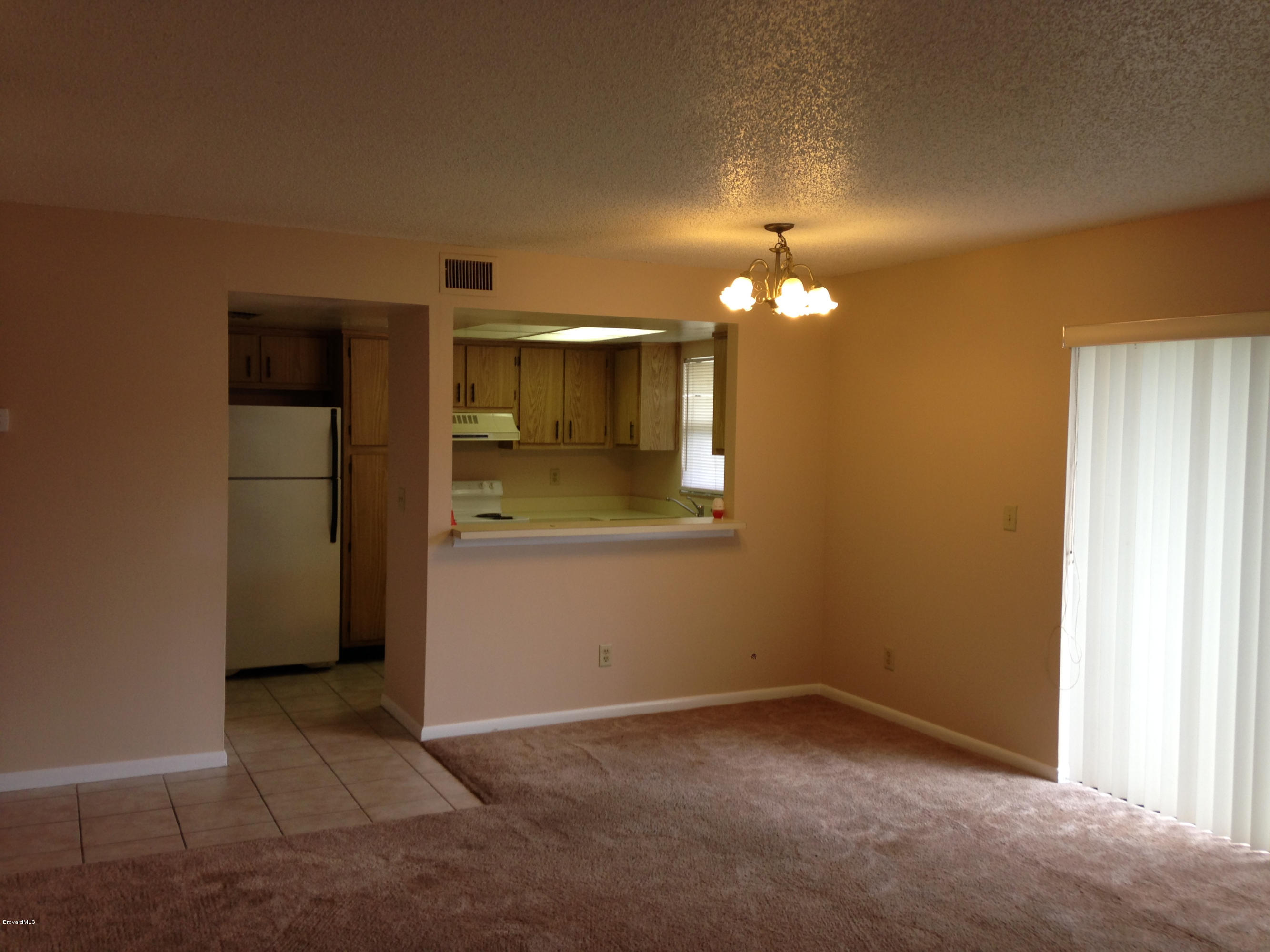 592 North Wickham Road, Unit 10 Melbourne, FL 32935 - Photo 5 of 15 Kitchen & Dining Combo