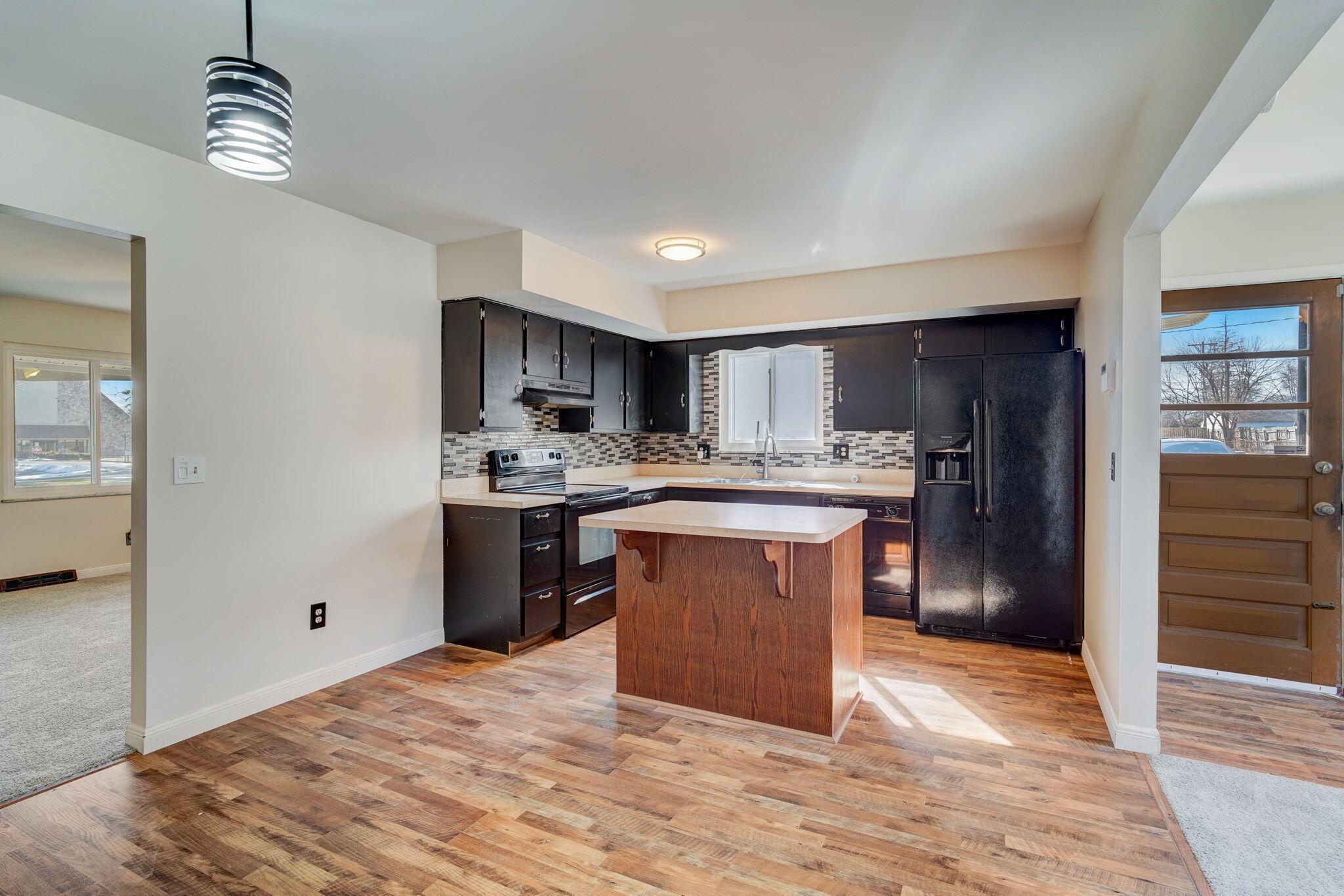 5683 Karl Road Columbus, OH 43229 - Photo 7 of 19 photo_07