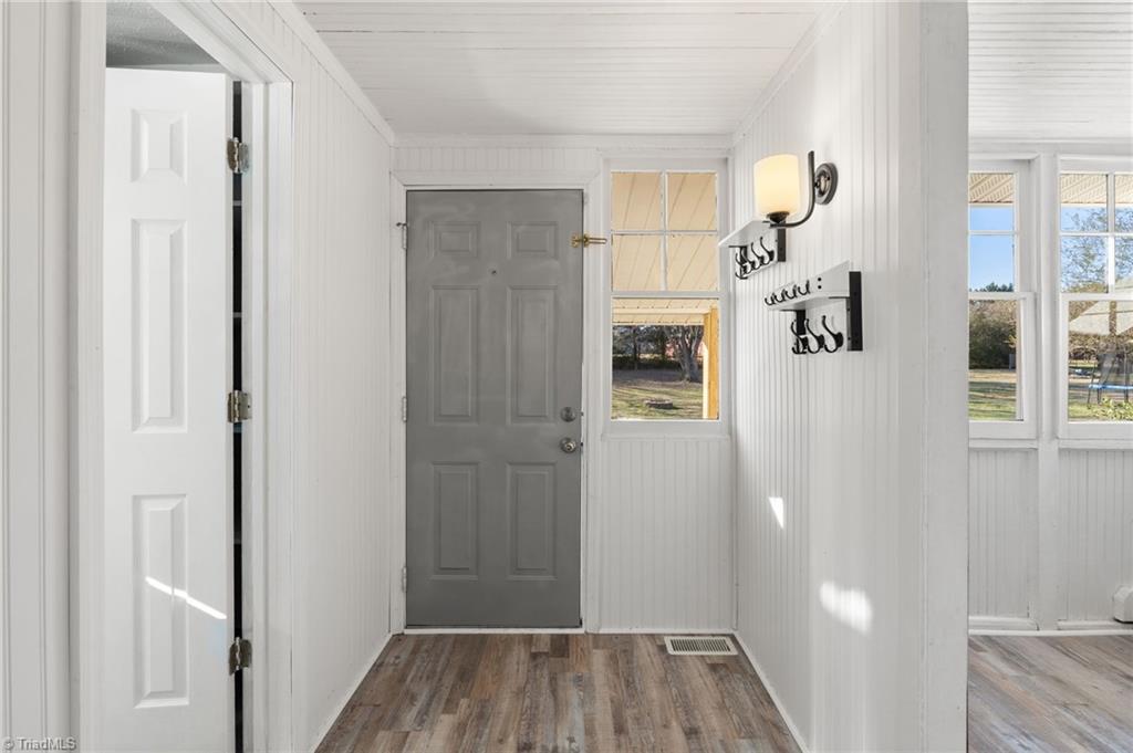 2722 Darrow Road Walkertown, NC 27051 - Photo 26 of 34