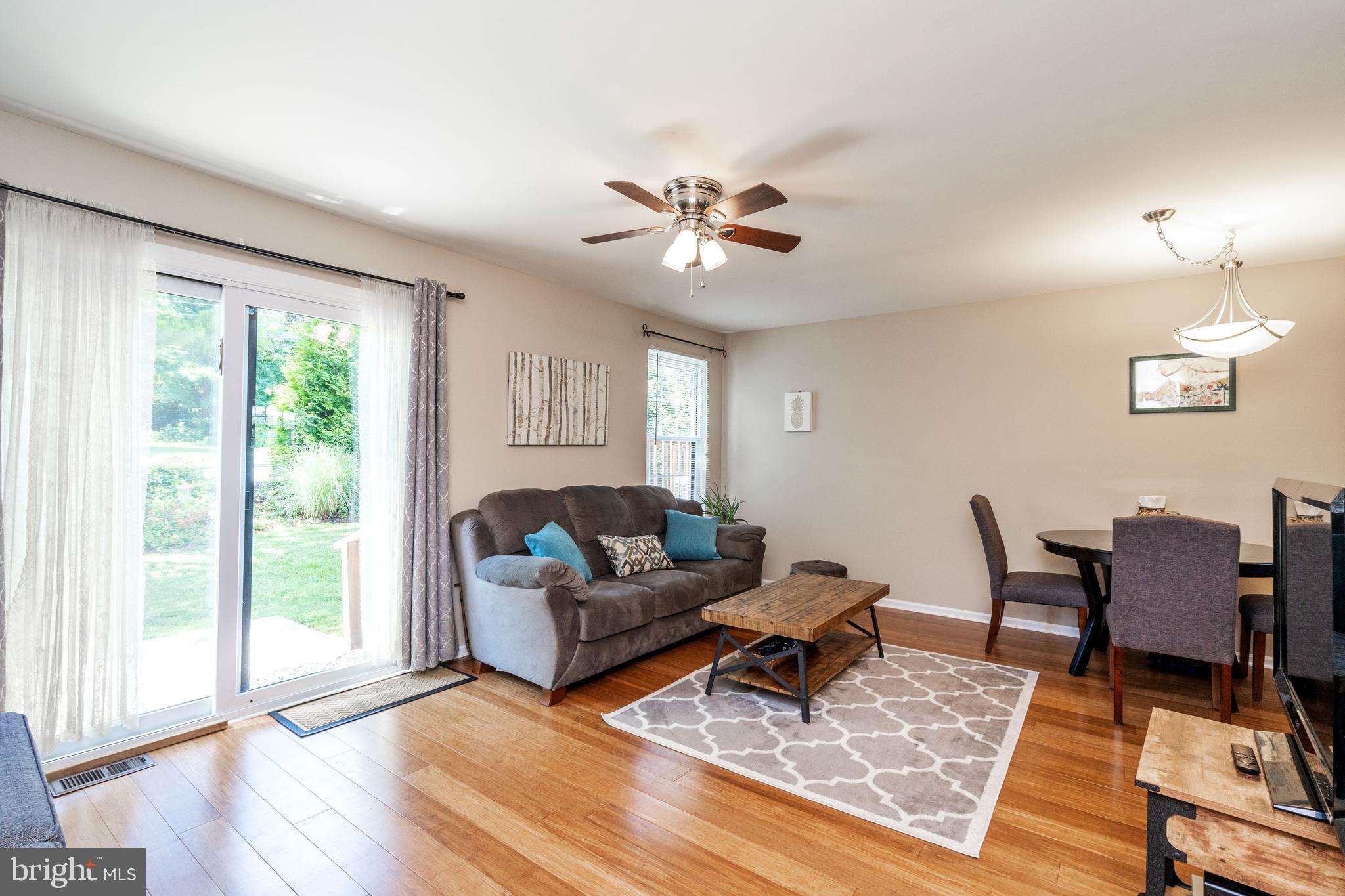 388 Scola Road Brookhaven, PA 19015 - Photo 7 of 34 Living Room