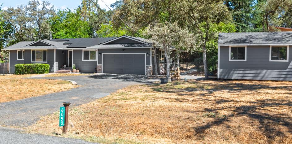 6050 Kenneth Way Auburn, CA 95602 - Photo 4 of 53