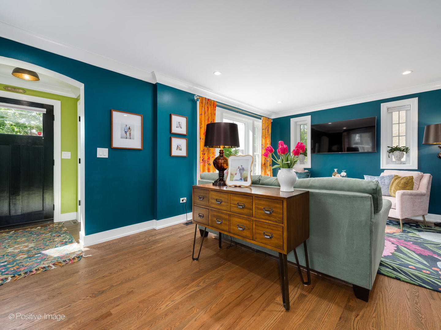 2433 South 7th Avenue North Riverside, IL 60546 - Photo 4 of 26 Gallery Image 4