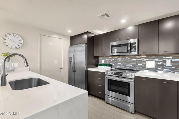 $509,999 | 1111 West University Drive, Unit 3011, Tempe, AZ 85281