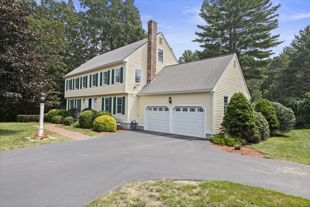 39 Ridge Road Norfolk, MA 02056 - Photo 1 of 42 Gallery Image 1