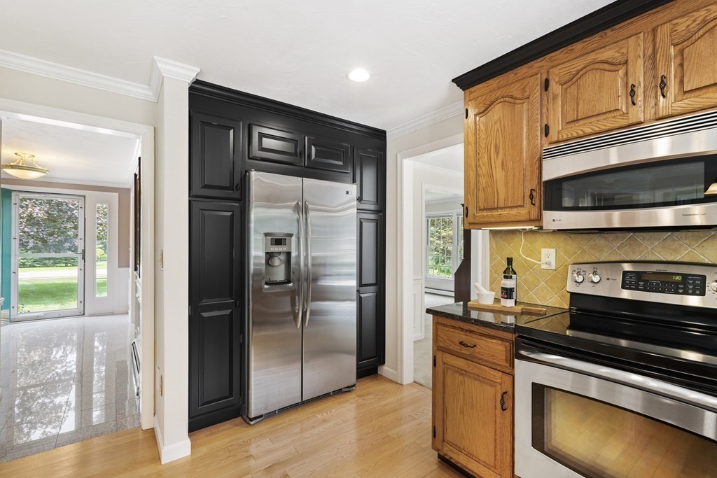 39 Ridge Road Norfolk, MA 02056 - Photo 7 of 42 Gallery Image 7