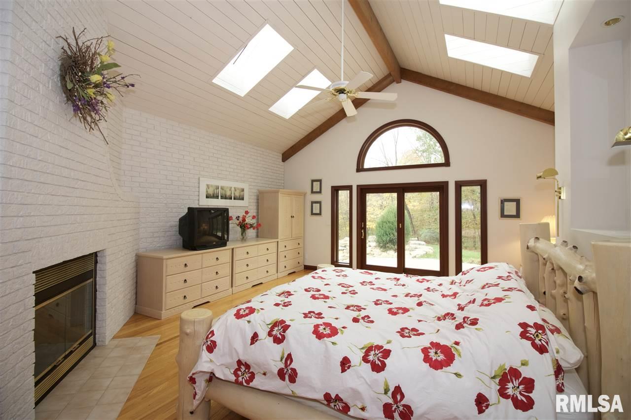 12000 North Hickory Grove Road Dunlap, IL 61525 - Photo 17 of 36 Gallery Image 17
