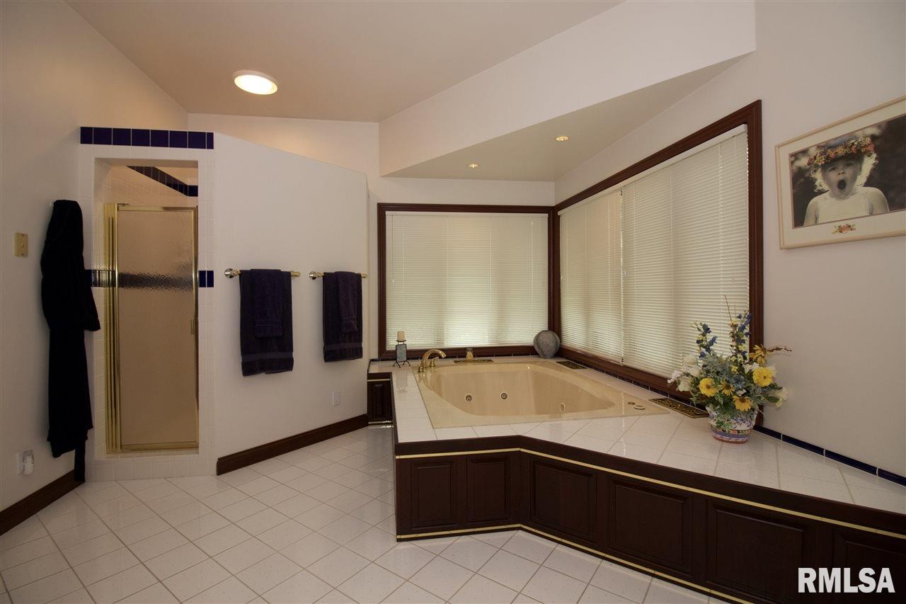 12000 North Hickory Grove Road Dunlap, IL 61525 - Photo 19 of 36 Gallery Image 19