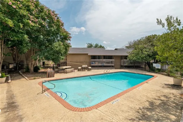 $995 | 2124 Burton Drive, Unit 140, Austin, TX 78741