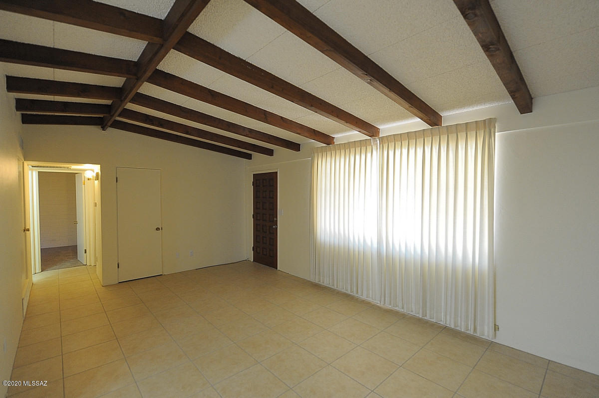 5901 North Oracle Road Tucson, AZ 85704 - Photo 4 of 17