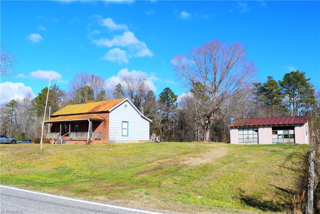 1079 Briggstown Road Lexington, NC 27292 - Photo 2 of 10 Gallery Image 2
