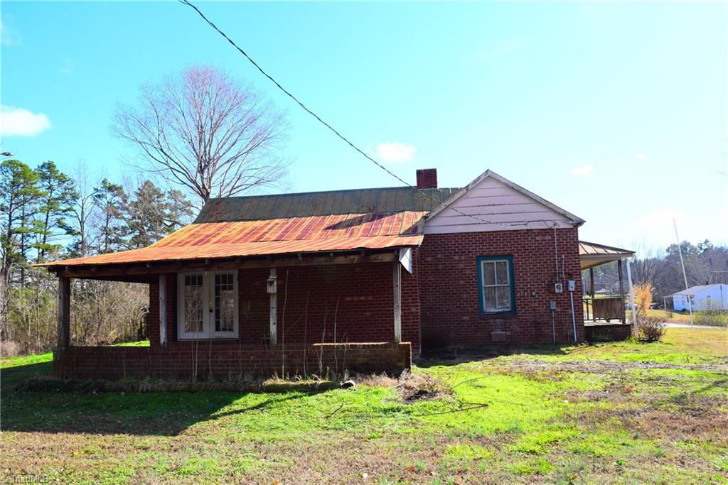 1079 Briggstown Road Lexington, NC 27292 - Photo 3 of 10 Gallery Image 3