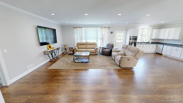 $999,000 | 435 Maple Avenue, Cheshire, CT 06410