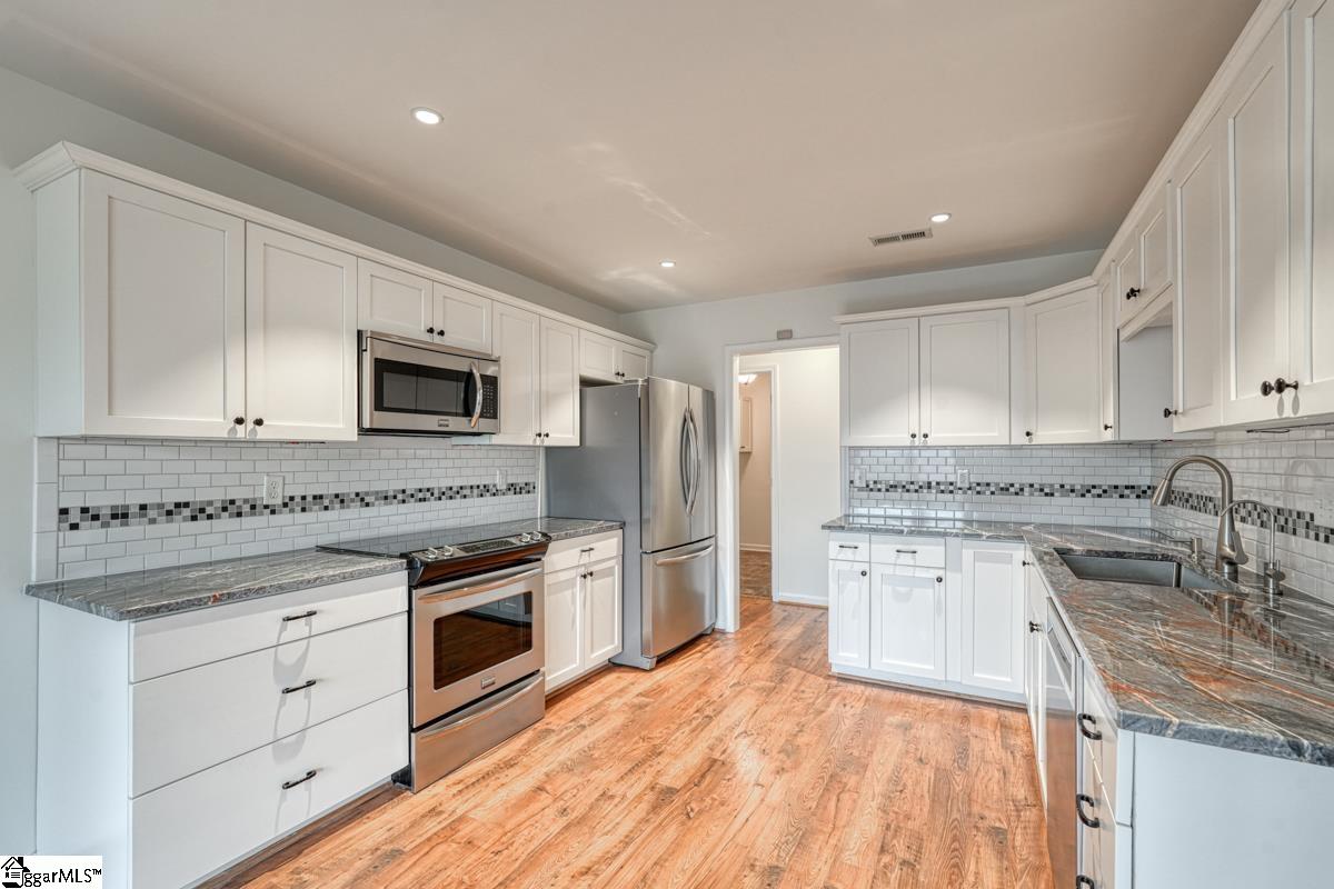 5 Stone Meadow Road Greenville, SC 29615 - Photo 15 of 36 Gallery Image 15