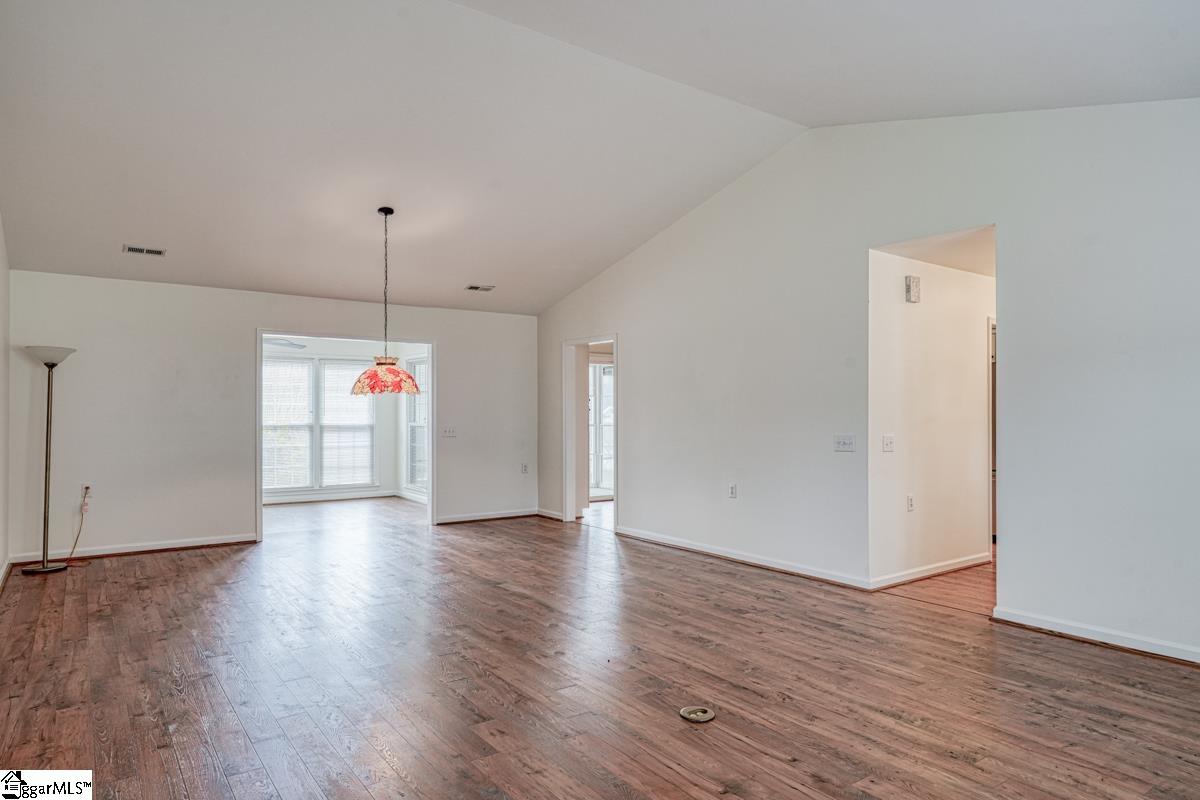 5 Stone Meadow Road Greenville, SC 29615 - Photo 8 of 36 Gallery Image 8