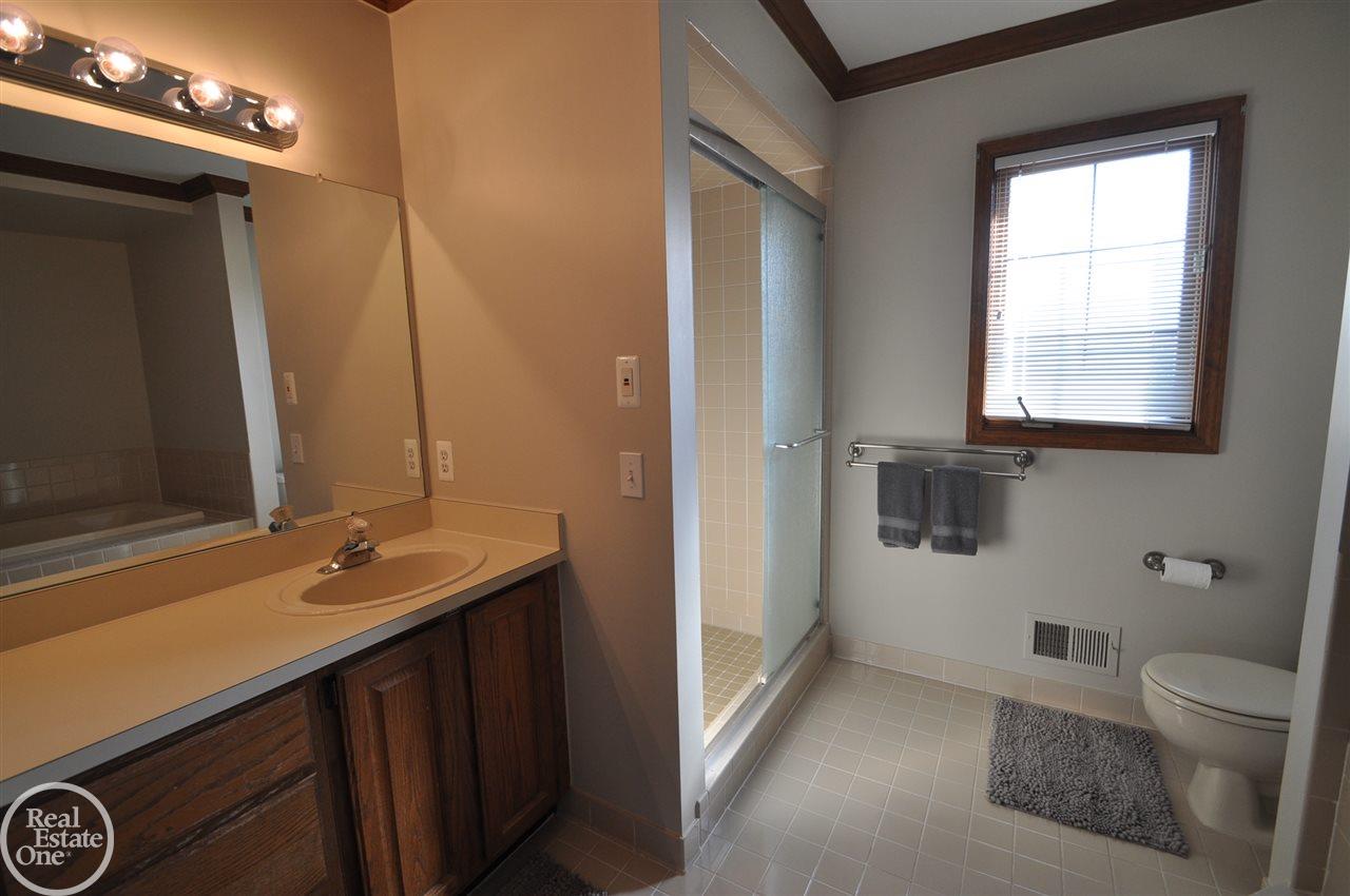 2025 Ridgefield Court Rochester Hills, MI 48306 - Photo 14 of 30