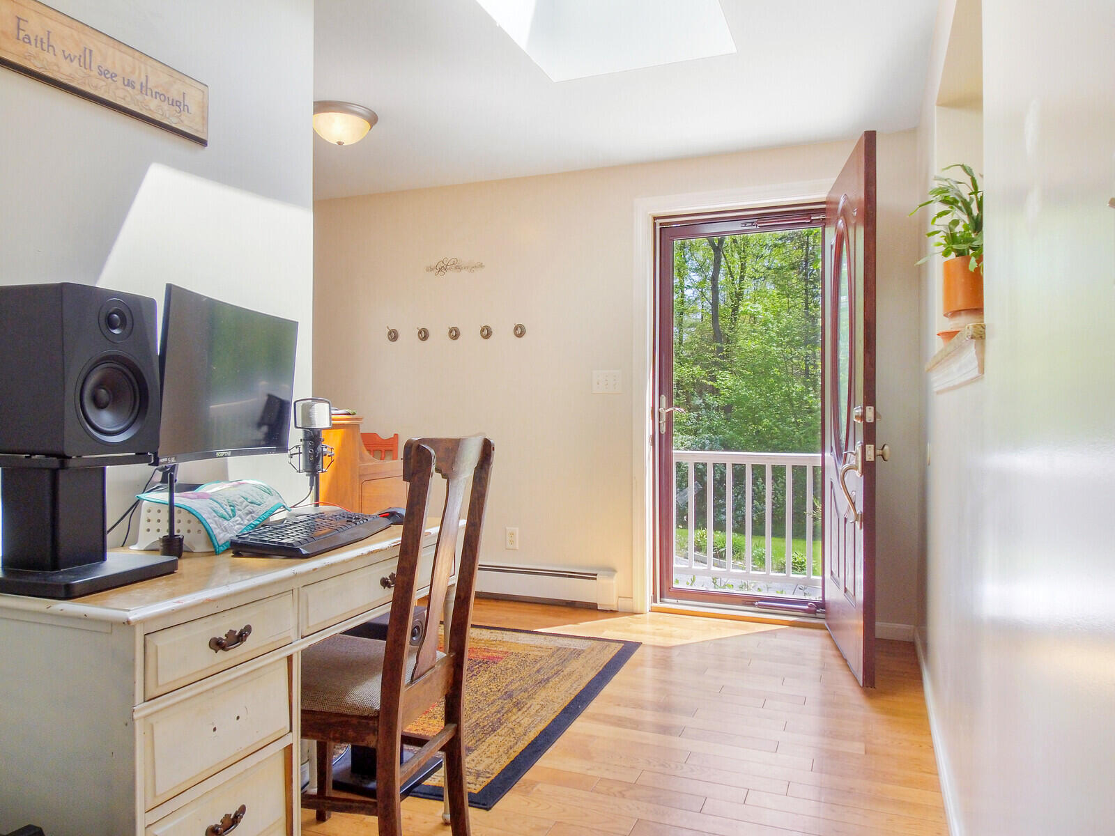 131 North Parish Road Turner, ME 04282 - Photo 6 of 62 Entry Way