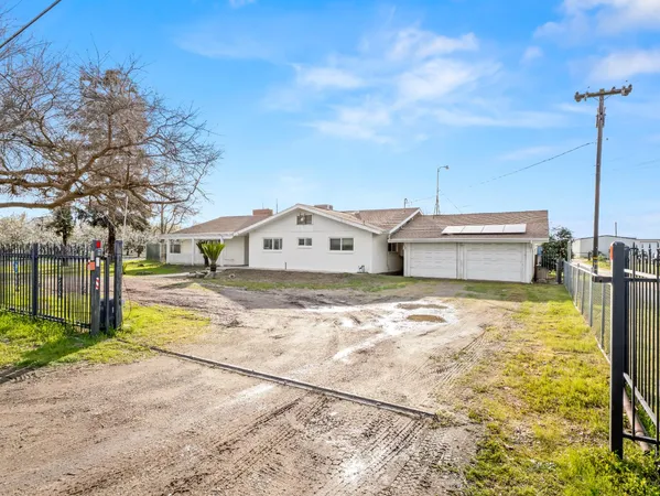 $599,950 | 4847 South Greenwood Avenue, Sanger, CA 93657