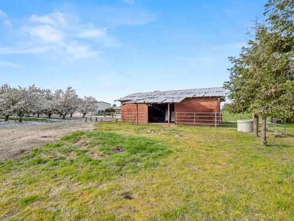 $599,950 | 4847 South Greenwood Avenue, Sanger, CA 93657