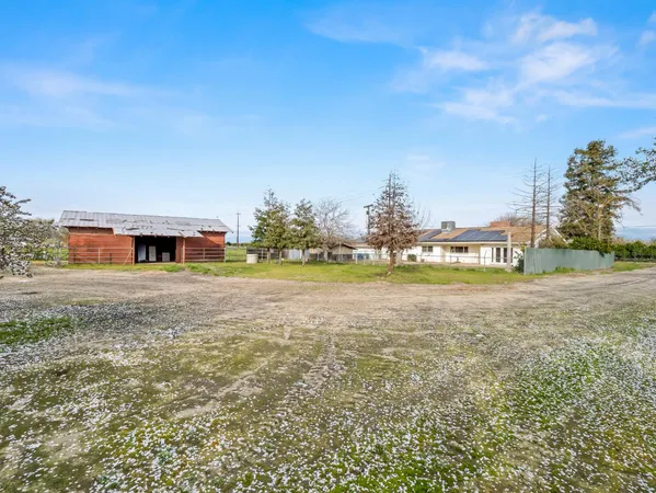$599,950 | 4847 South Greenwood Avenue, Sanger, CA 93657