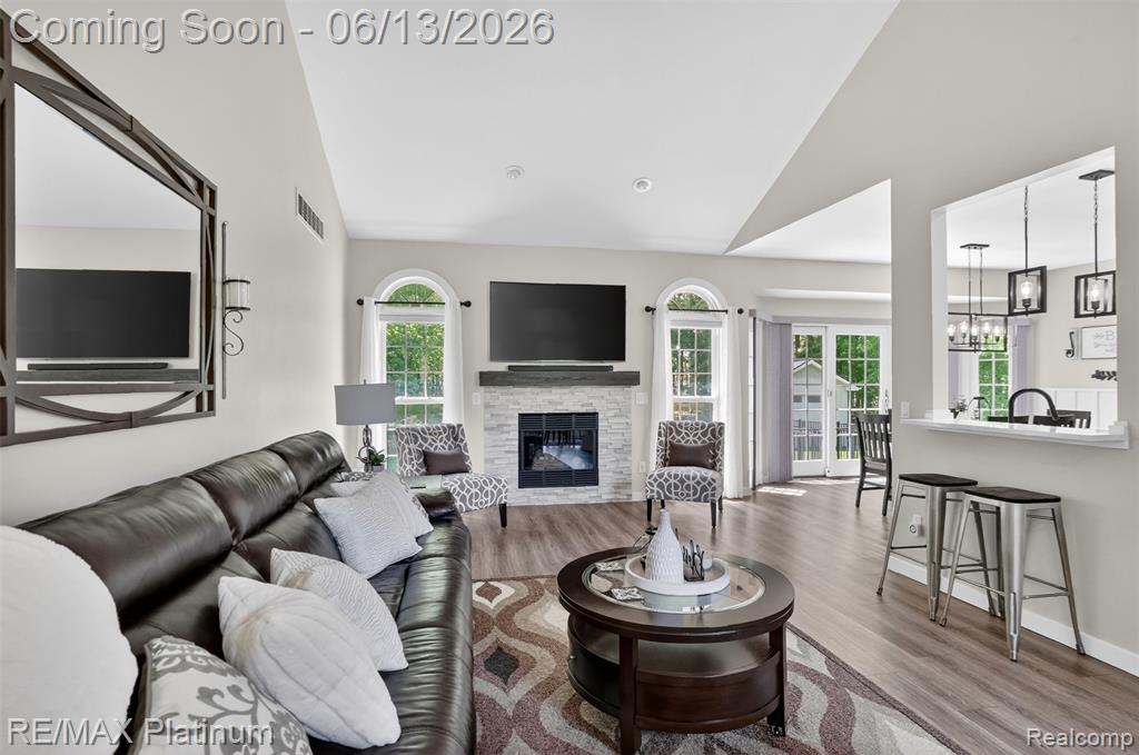 5060 Yax Pointe Drive Howell, MI 48843 - Photo 4 of 61