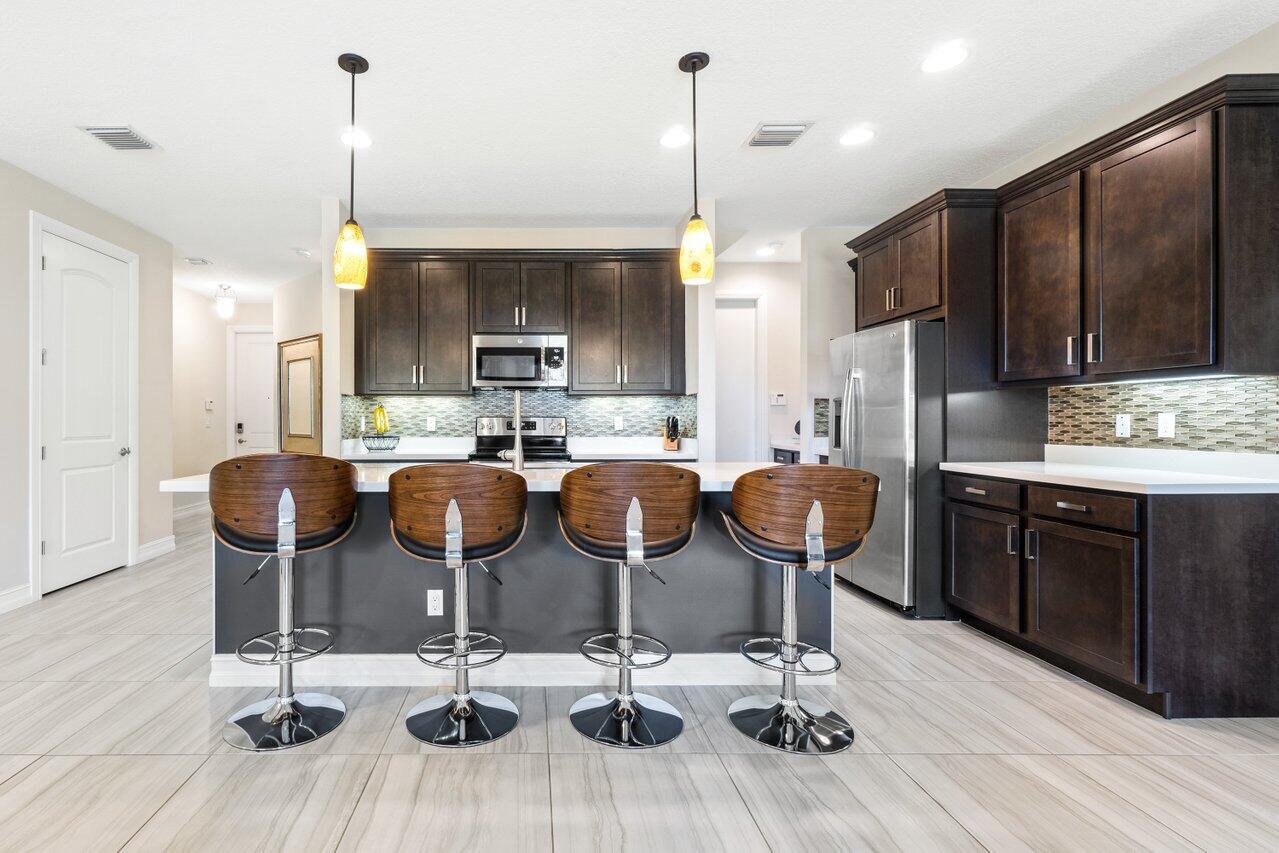 62 Sabal Court Royal Palm Beach, FL 33411 - Photo 5 of 44 Large Kitchen