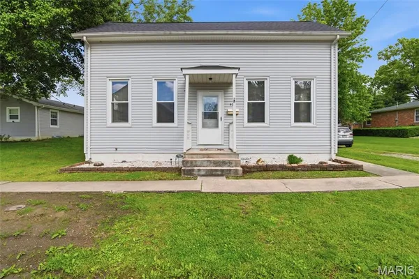 $129,999 | 403 South Johnson Street, New Athens, IL 62264
