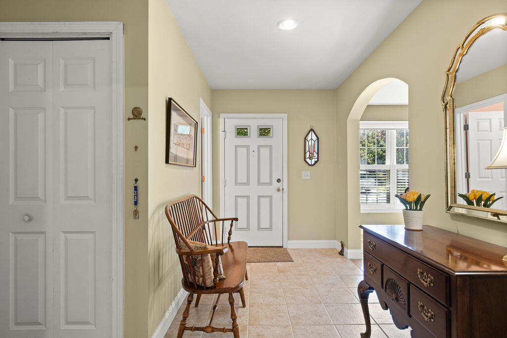 44 Stratford Ridge Mashpee, MA 02649 - Photo 6 of 42 IMG_5592