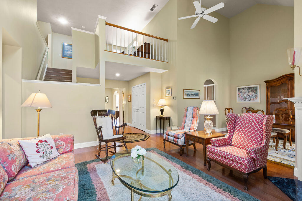 44 Stratford Ridge Mashpee, MA 02649 - Photo 7 of 42 IMG_5577