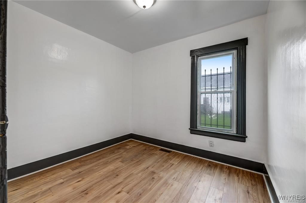 86 Shepard Street Buffalo, NY 14212 - Photo 18 of 46