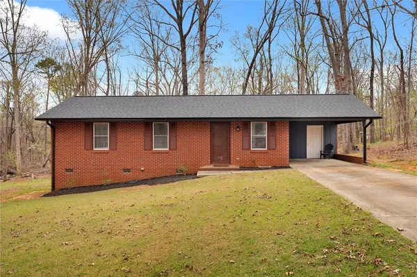 $179,900 | 242 Cloverhill Drive, Anderson, SC 29624