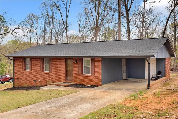$179,900 | 242 Cloverhill Drive, Anderson, SC 29624