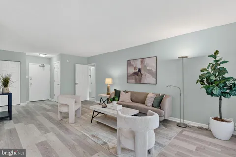 $290,000 | 4515 Willard Avenue, Unit 1414S, Chevy Chase, MD 20815