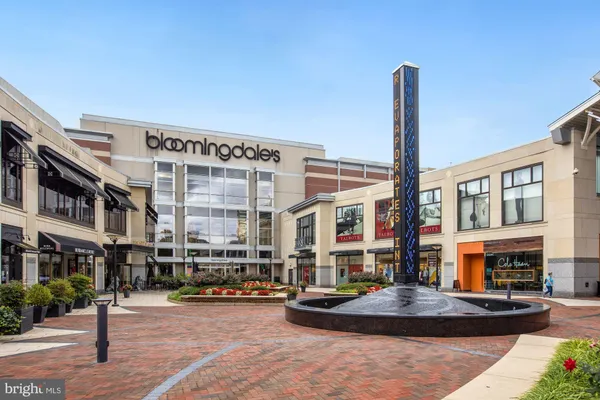 $279,999 | 4515 Willard Avenue, Unit 1414S, Chevy Chase, MD 20815