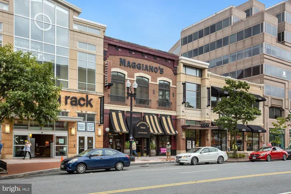 $279,999 | 4515 Willard Avenue, Unit 1414S, Chevy Chase, MD 20815