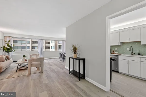 $279,999 | 4515 Willard Avenue, Unit 1414S, Chevy Chase, MD 20815