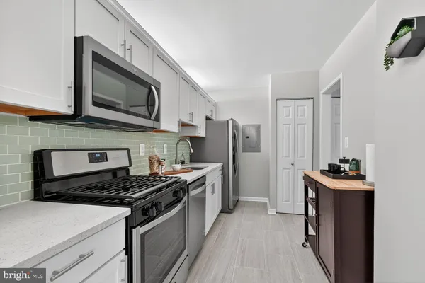 $279,999 | 4515 Willard Avenue, Unit 1414S, Chevy Chase, MD 20815