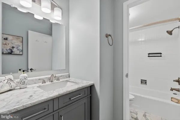 $279,999 | 4515 Willard Avenue, Unit 1414S, Chevy Chase, MD 20815