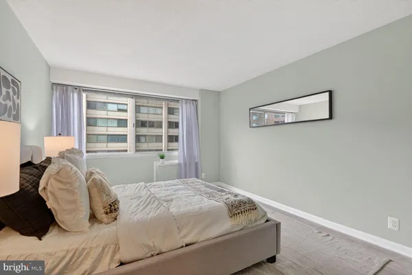 $279,999 | 4515 Willard Avenue, Unit 1414S, Chevy Chase, MD 20815