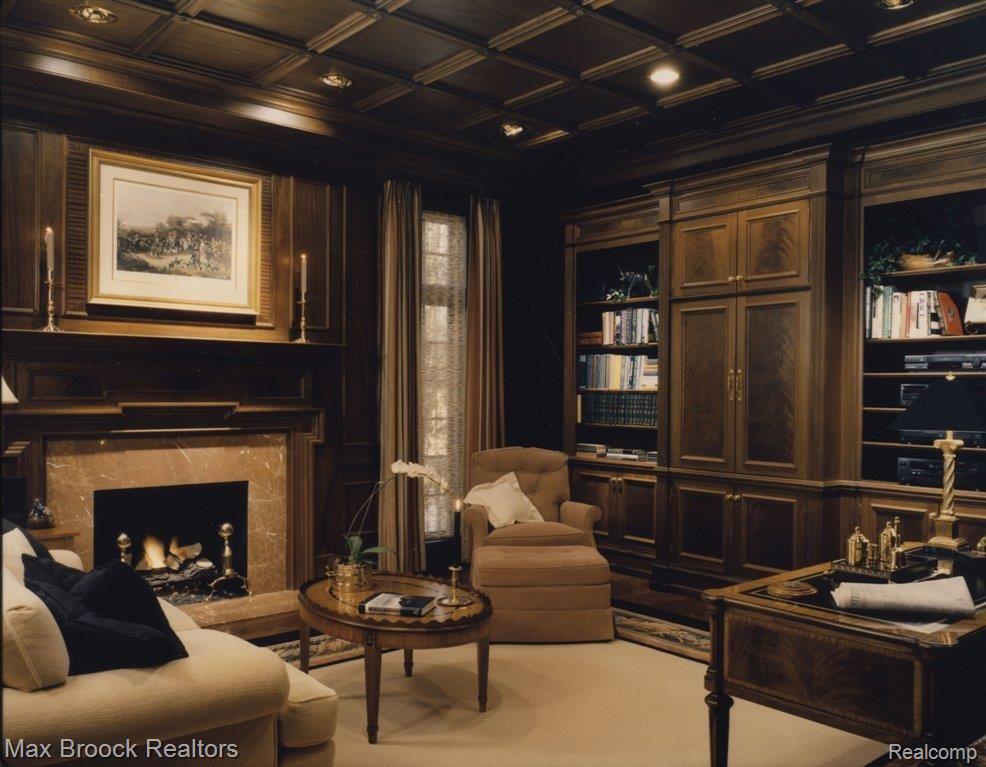 36 Hidden Ridge Bloomfield Hills, MI 48304 - Photo 3 of 17 Library 2.jpg