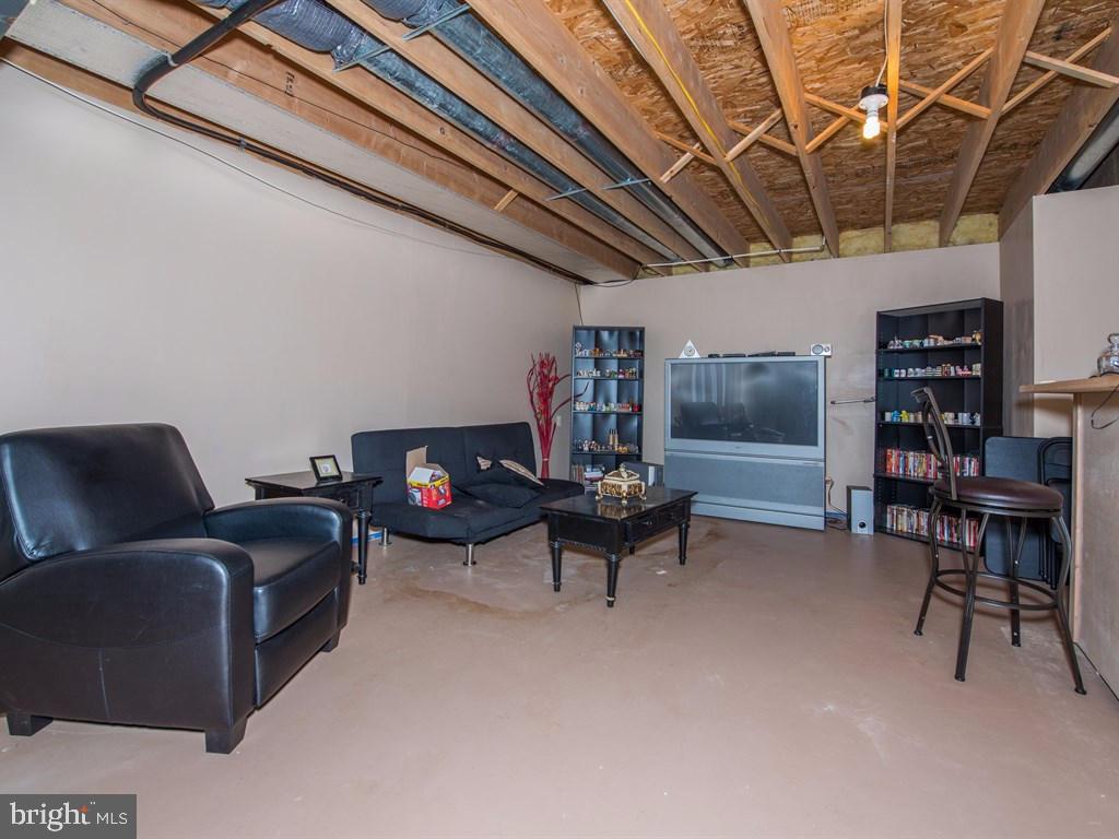 48 Harvest Road, Unit 8 Lancaster, PA 17602 - Photo 22 of 29 Gallery Image 22