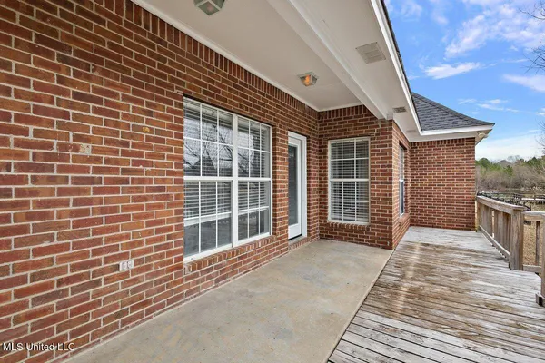 $325,000 | 702 Meadow View Cove, Byram, MS 39272