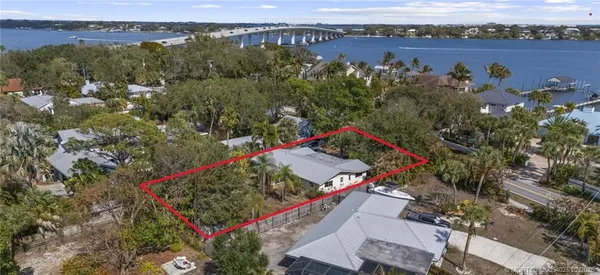 $430,000 | 764 Southeast St Lucie Boulevard, Stuart, FL 34996